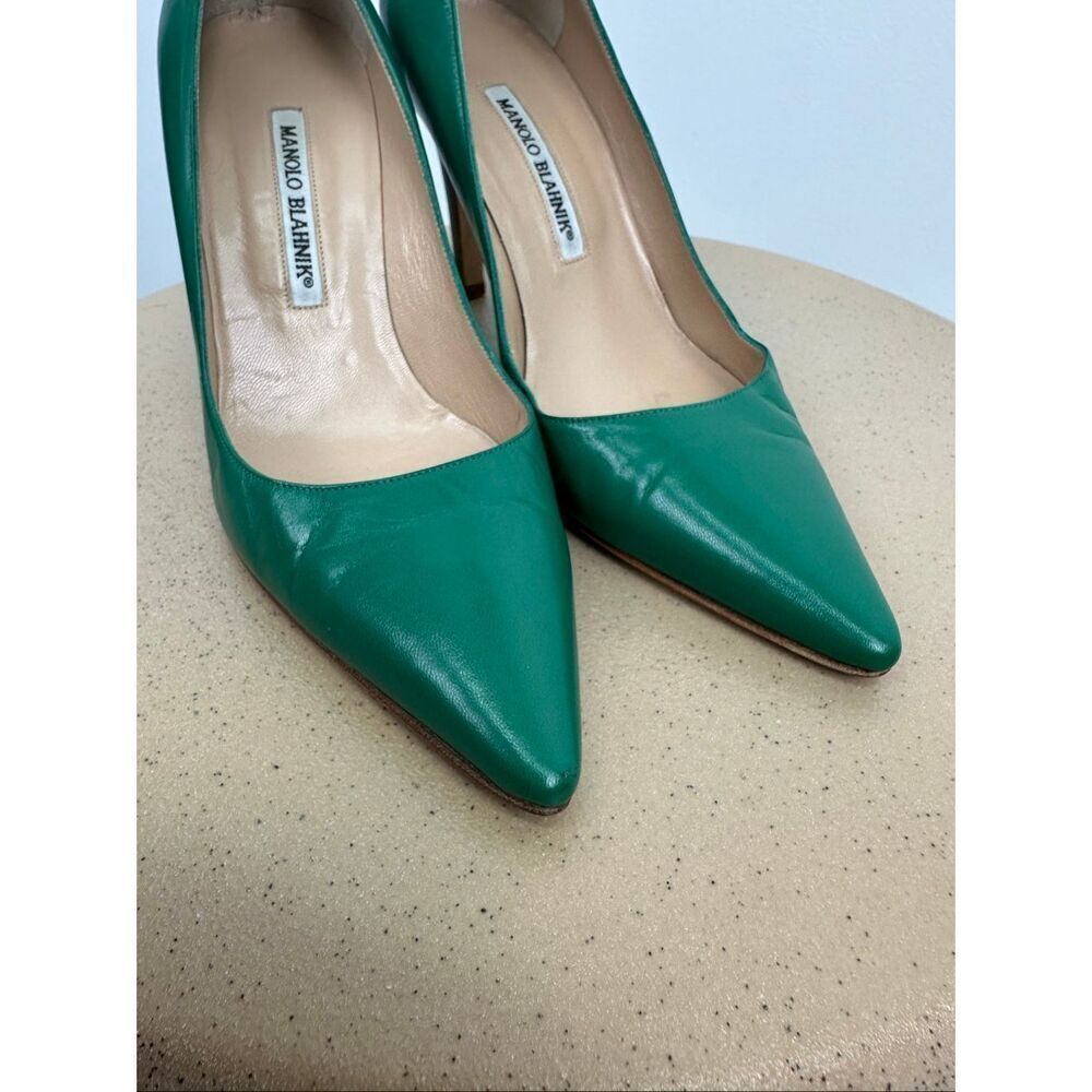 Manolo Blahnik Women’s Leather Kelly Green Leather Point Toe 3.5” Pumps - Picture 13 of 16